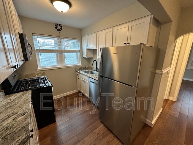 Building Photo - 1219 Franklin Ave