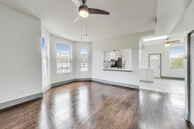 Building Photo - 737 E 50th St