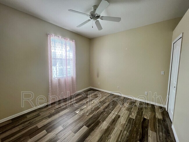 Building Photo - 4970 Easter Terrace