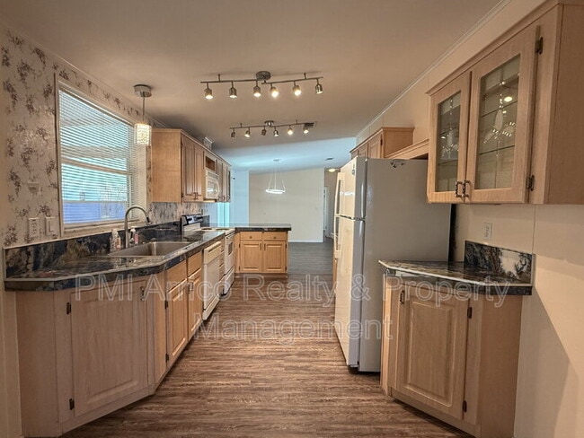 Building Photo - 3515 Zephyr Ln