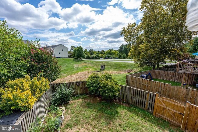 Building Photo - 451 Ginkgo Terrace NE