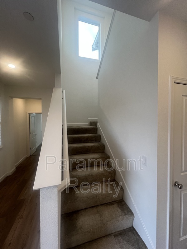 Building Photo - 1819 Chandler Dr