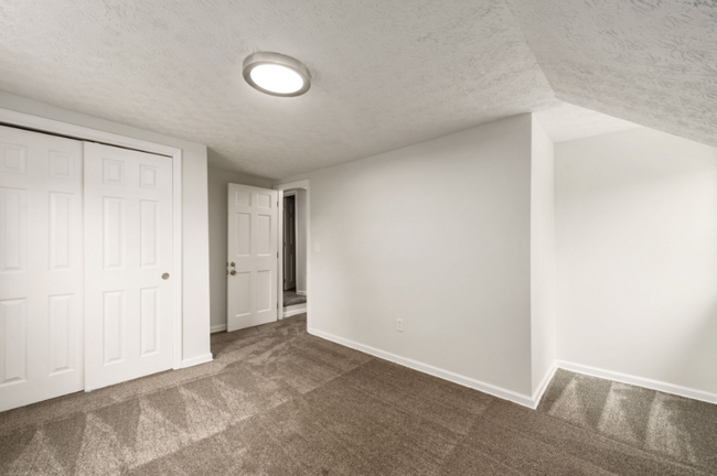 Building Photo - 1584 Mink St SW