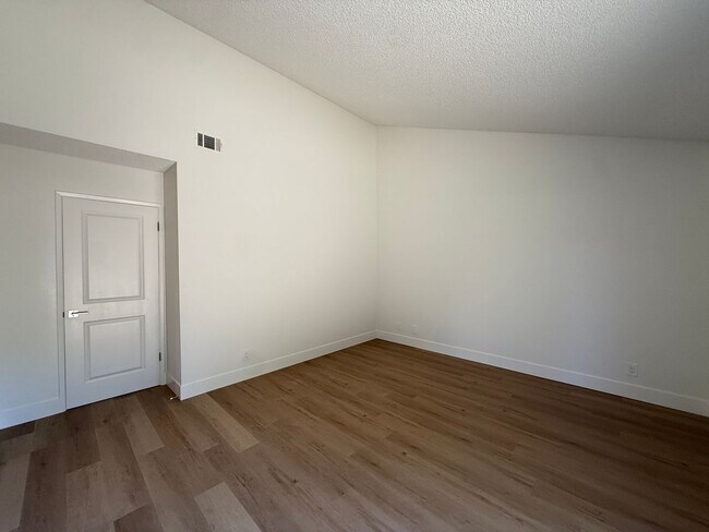 Building Photo - Just Beautifully Updated Village Hills Single Story Home in Orcutt
