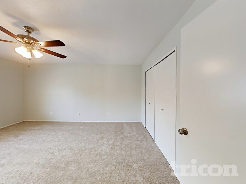 Building Photo - 7006 Blackberry Dr