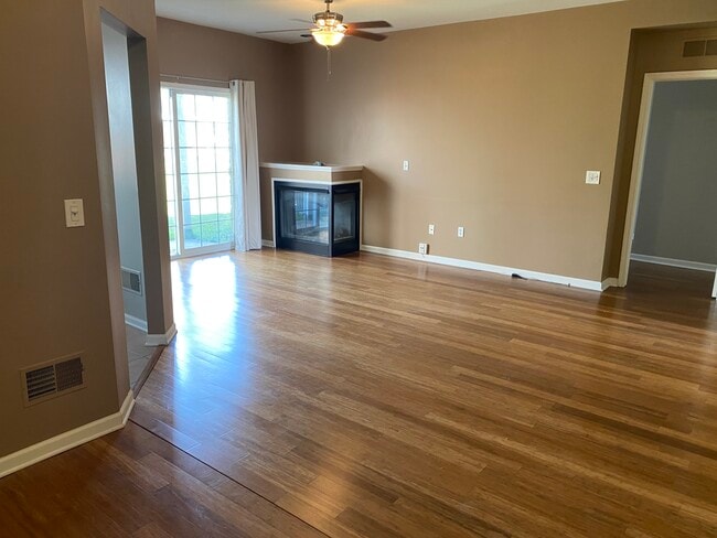 Building Photo - 54738 Monarch Dr