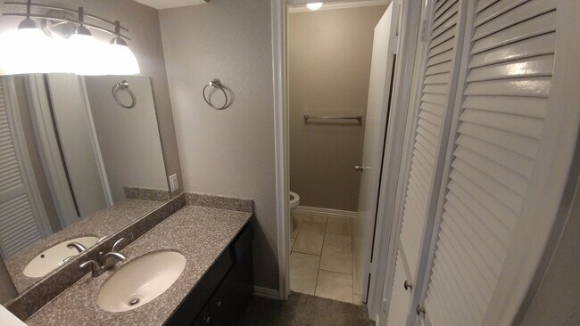Building Photo - Come and see this well-kept beautiful home today!