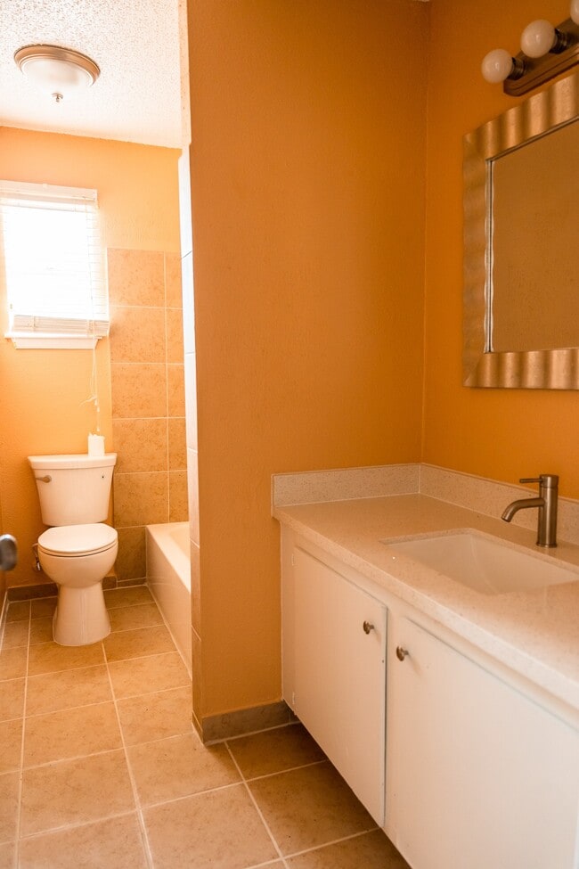 Building Photo - 1506 Eagle Lake Rd