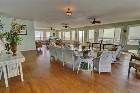 Amazing common area - 360 W Ocean Blvd