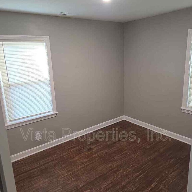 Building Photo - 1021 W Indian Trail