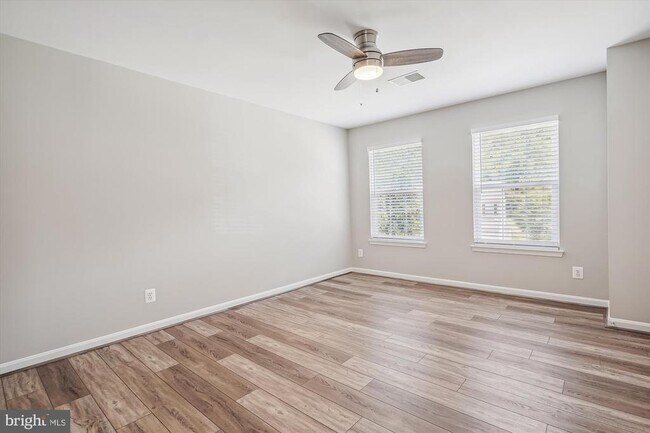 Building Photo - 2973 Myrtlewood Dr