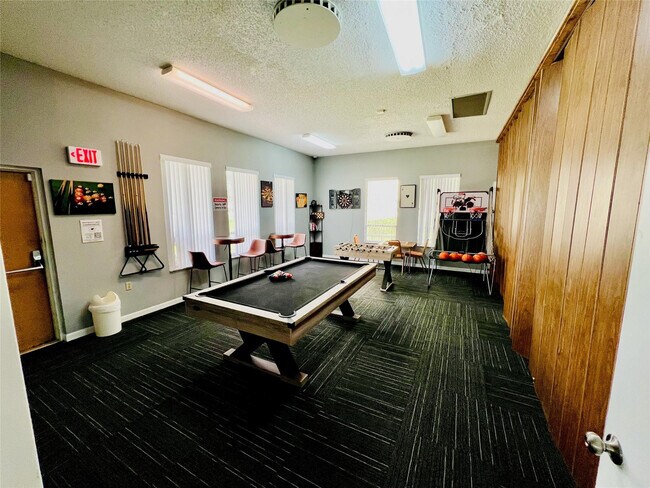 Building Photo - 1810 N Lauderdale Ave