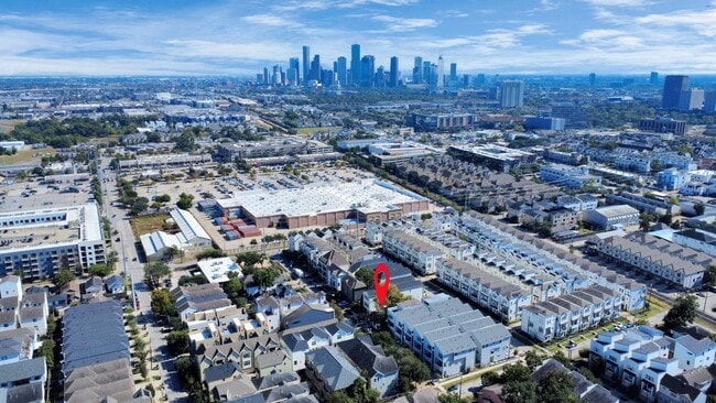 Building Photo - 4215 Eli St