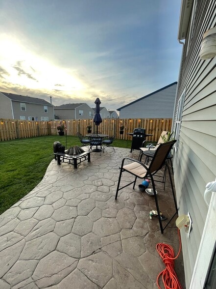 Building Photo - 8153 S Firefly Dr