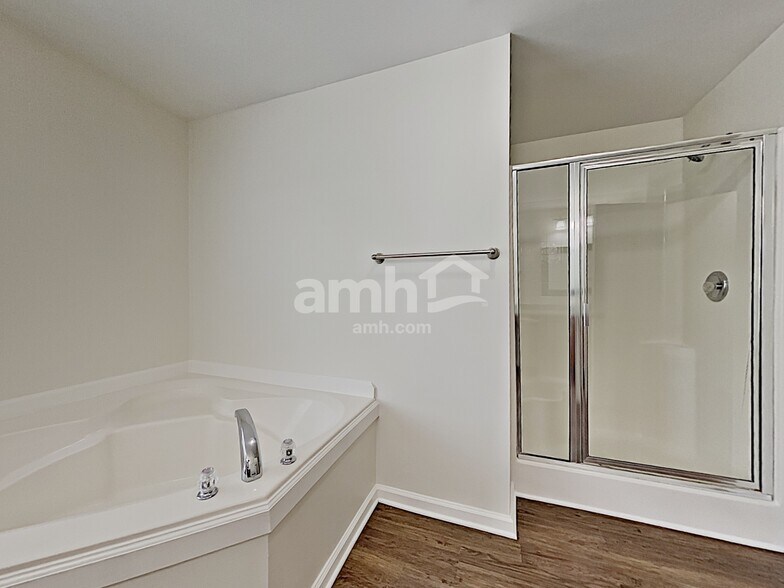 Building Photo - 2026 Peach Shoals Cir