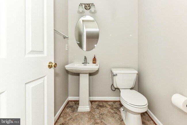 Building Photo - 6018 Callaway Ct