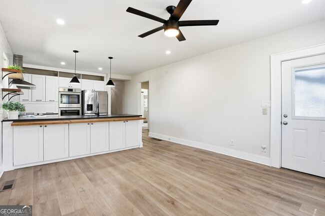 Building Photo - 310 Patterson Ave SE