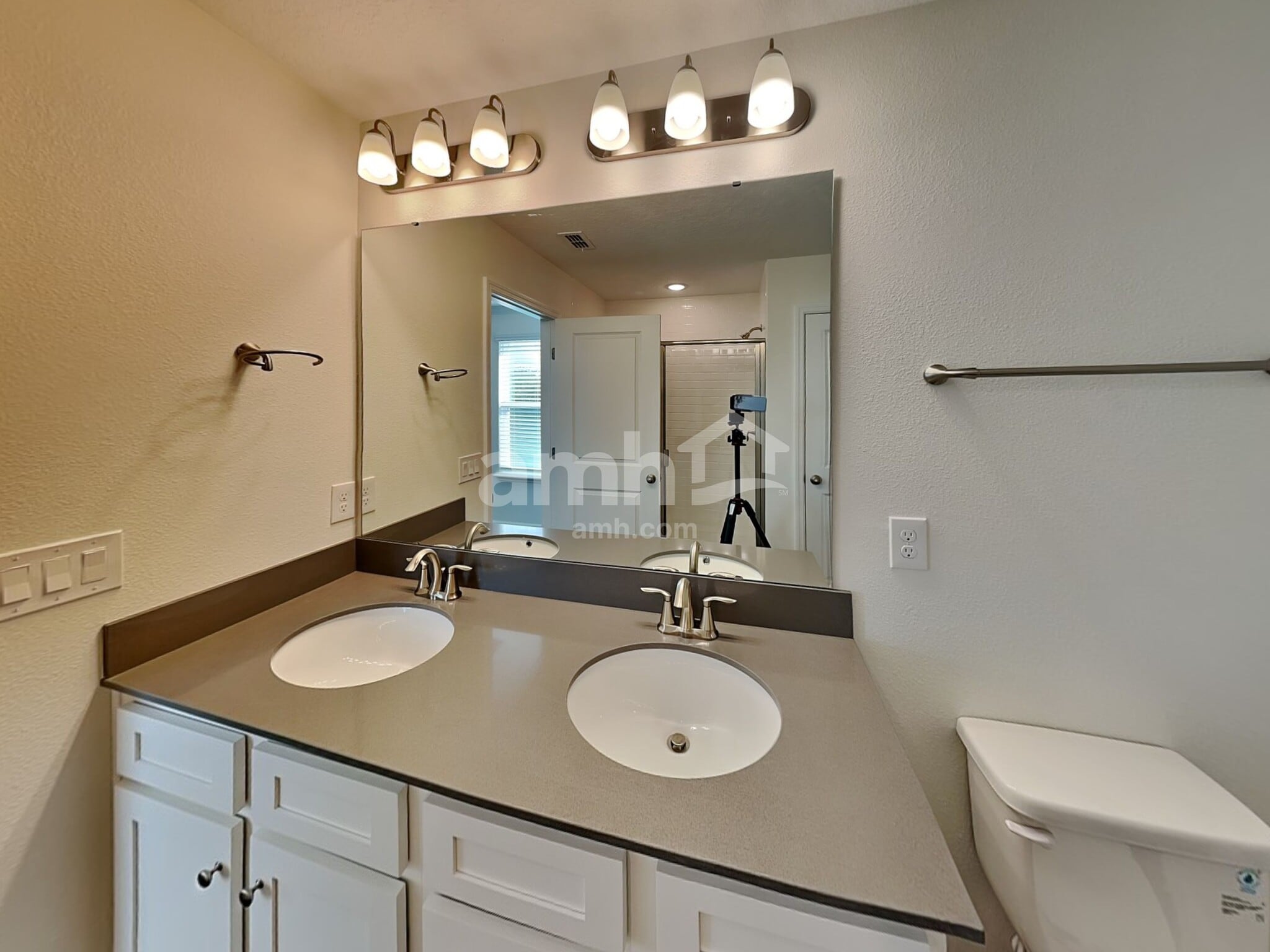 Building Photo - 2760 Ponds Trl