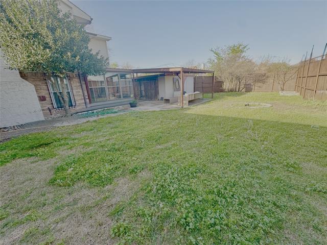 Building Photo - 11525 Webb Chapel Rd