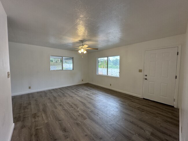 Building Photo - 15 Kahukai St