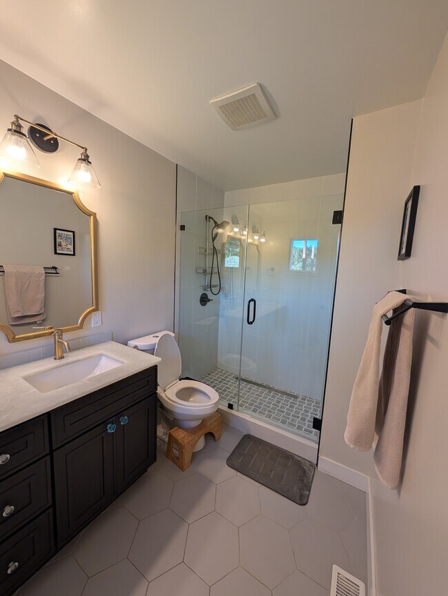 Building Photo - 4532 Reinhardt Dr