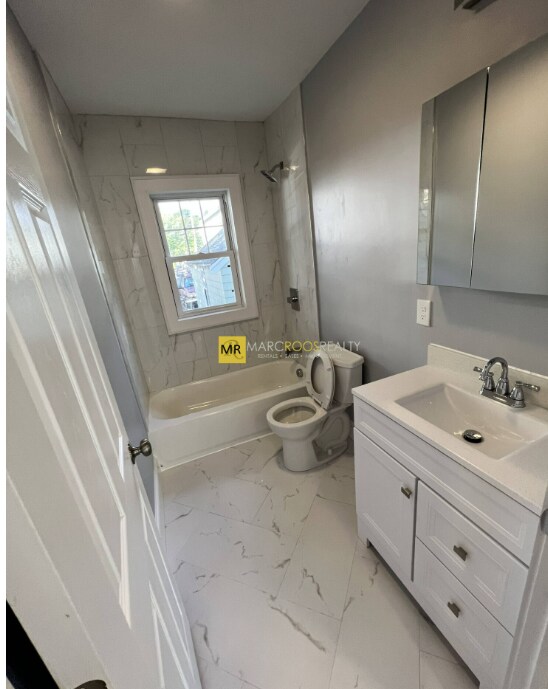 Building Photo - 12 Lawrence St