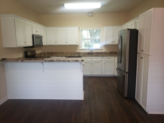 Building Photo - Available January!