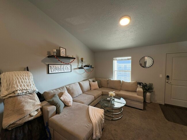 Building Photo - 64 W 600 S