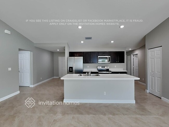 Building Photo - 714 SW McCracken Ave