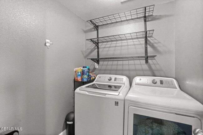 Building Photo - 11032 Bullseye St