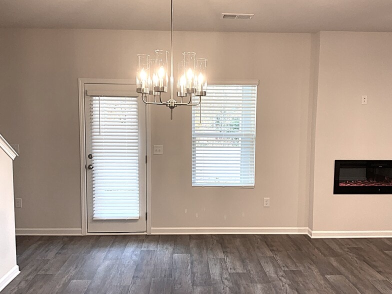 Building Photo - 3120 Emberly Dr