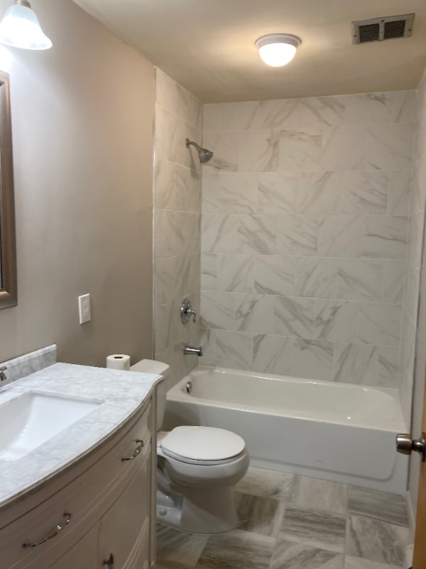 Building Photo - 5599 Thompson Rd