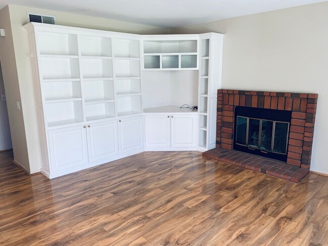 Building Photo - Mission Oaks Comfort: Charming 2-Story, 3-...