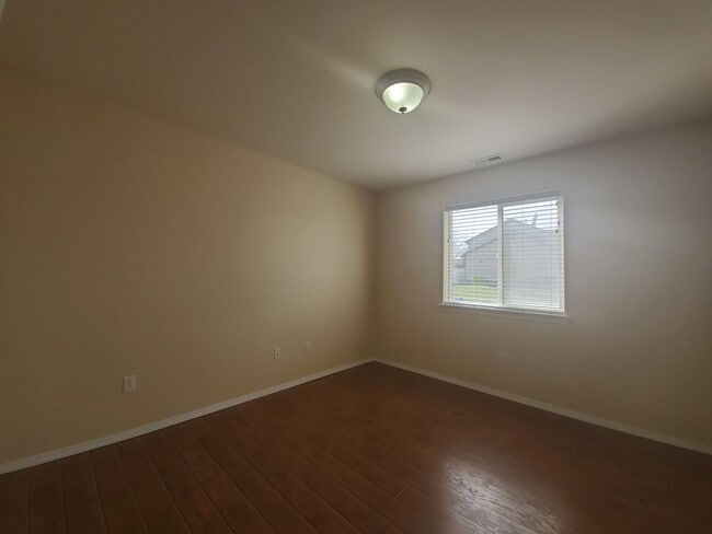 Building Photo - 2421 S Arthur Ct