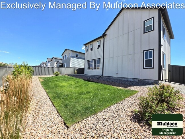 Building Photo - Beautiful 3 bed, 3 bath home in the desirable Pathways community!