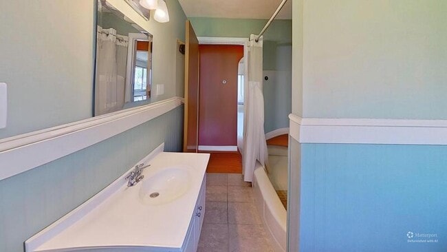 Building Photo - 4030 S Fox St