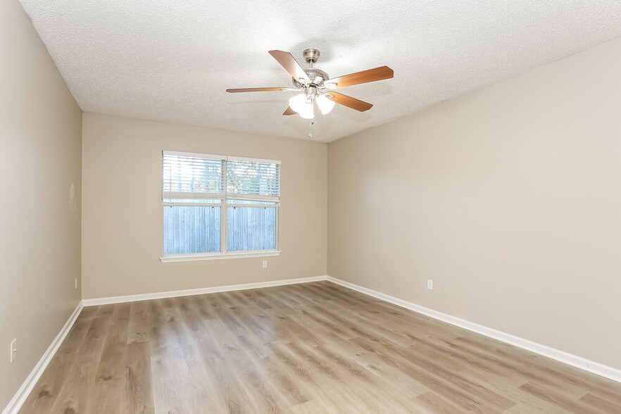 Building Photo - 3476 Shelley Dr