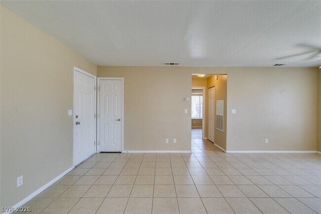 Building Photo - 7300 W Pirates Cove Rd