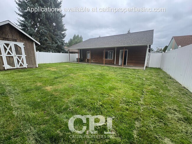 Building Photo - 744 Woodard Ave NE