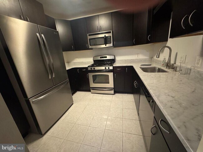 Building Photo - 5101 River Rd