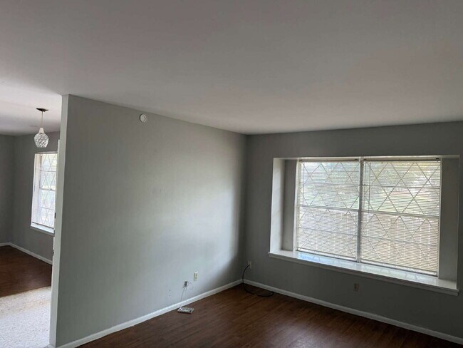 Building Photo - 5702 Ben Casey Dr