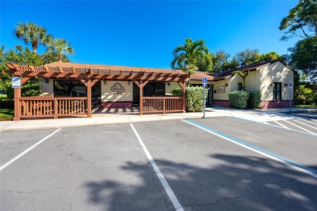 Building Photo - 501 E Bay Dr