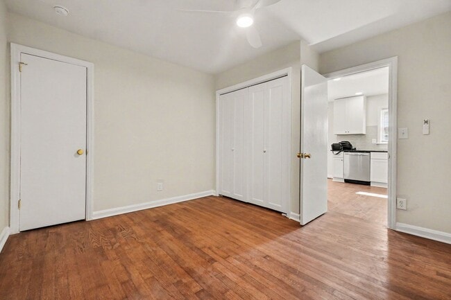 Building Photo - 490 Lynnhaven Dr SW