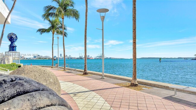 Building Photo - 335 S Biscayne Blvd