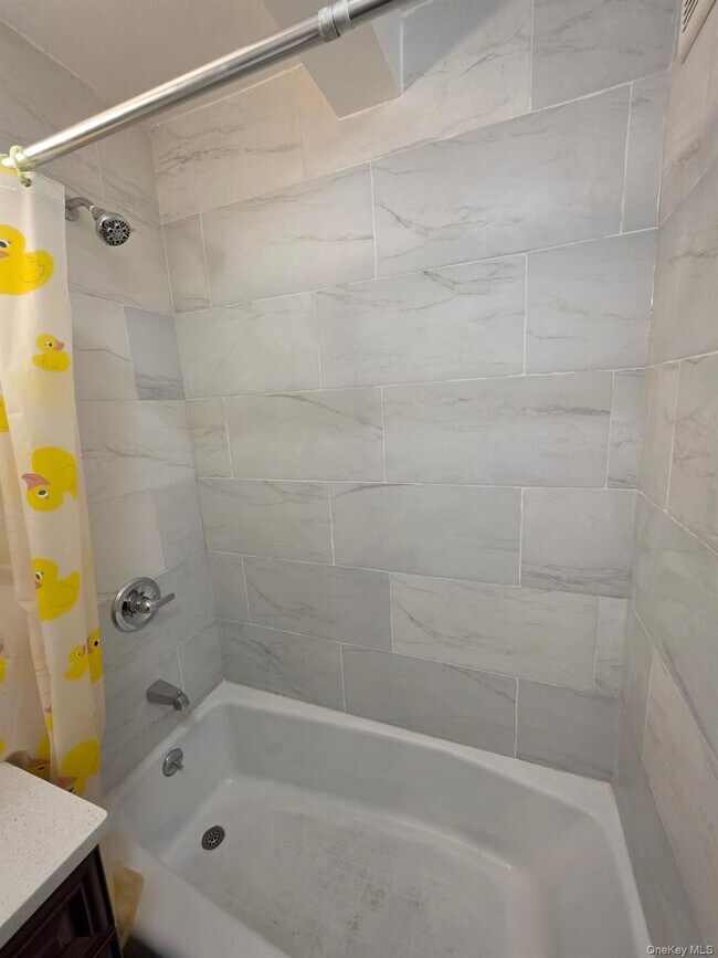 Building Photo - 41-25 Kissena Blvd