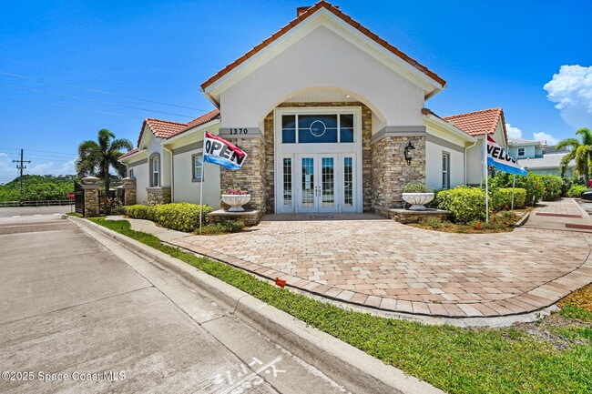 Building Photo - 1795 Noel Pl