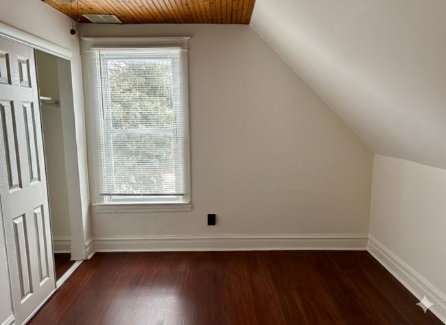 Building Photo - 7635 W Foster Ave