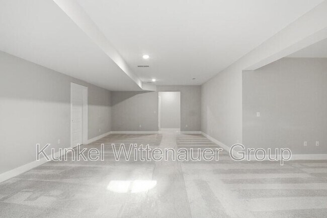 Building Photo - 837 Bushwood Way