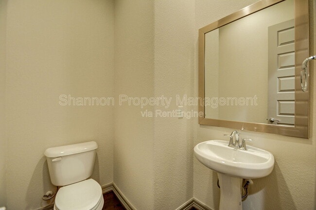 Building Photo - 5941 Kansas St