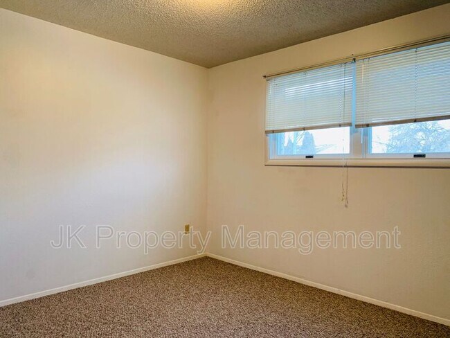 Building Photo - 4236 Central Ave